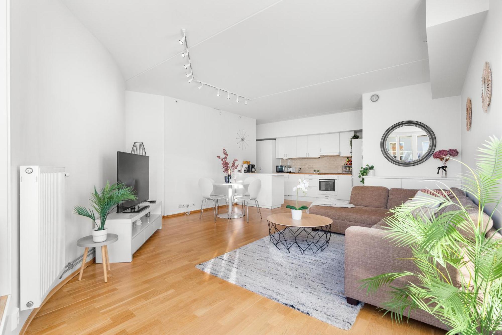 Floor With Balcony - Super - 5 Pax Appartement *